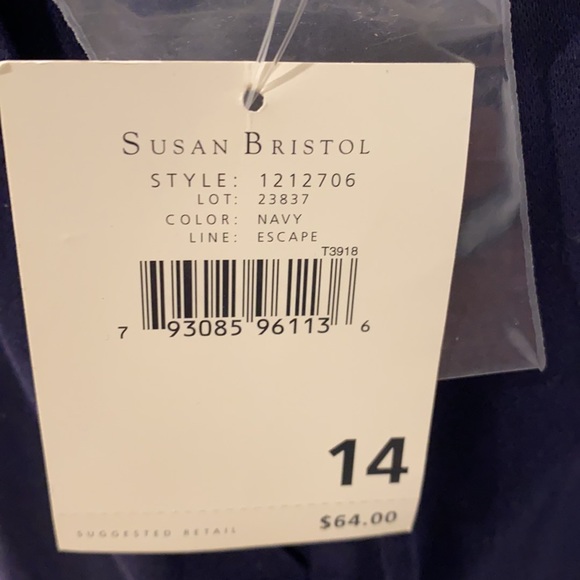 Susan Bristol size 14 navy skirt with belt - Picture 2 of 4